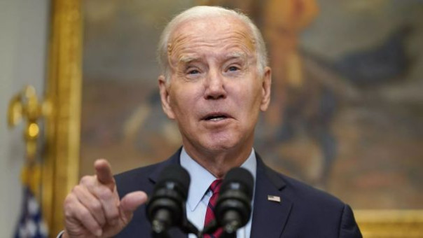 Администрация Байдена возобновила депортацию россиян, пишет Guardian