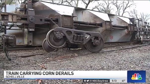 Обзор ЖД происшествий в США за сутки. Крушение поезда с кукурузным зерном и другие аварии