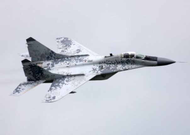 Первая партия словацких истребителей уже на Украине | Украина требует от Финляндии истребители Hornet