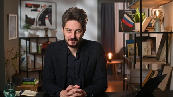 Суд в Москве заочно приговорил Максима Каца к восьми годам за фейки про армию