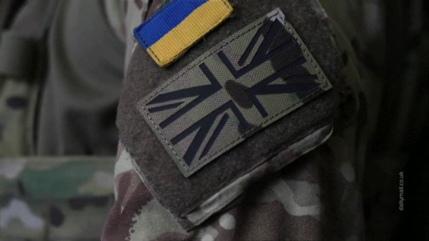 Наемники стараются держаться на второй линии обороны