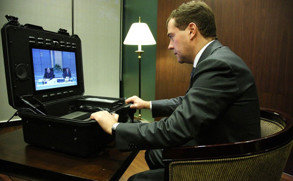 Дмитрий Медведев: И как же отвечать нашим гражданам на этот свинобандеровский апокалиптический бред?