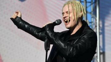 SHAMAN выпустил "Самый русский хит"