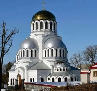 В Хмельницкой области нацисты штурмуют кафедральный собор