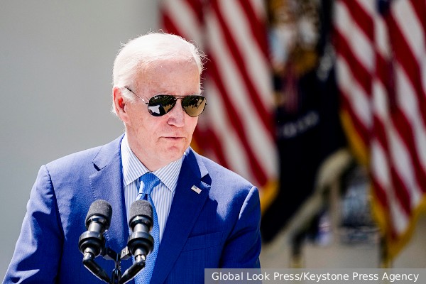 СМИ: Киев получил от Вашингтона такое же предостережение, как Кабул перед сдачей талибам