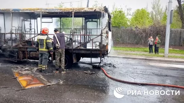Семь человек погибли при попадании украинской ракеты в маршрутку в Донецке