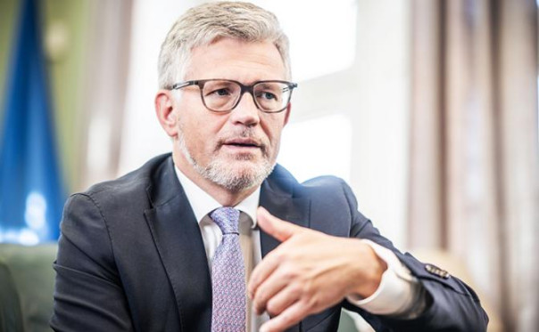 После новых требований Киева поставить вооружения немцы обратились к России