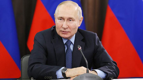 На заседании военно-промышленной комиссии Владимир Путин поздравил работников ОПК с днем оружейника