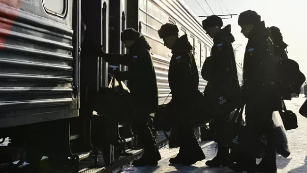 В Госдуме решили приравнять электронные повестки в военкомат к бумажным