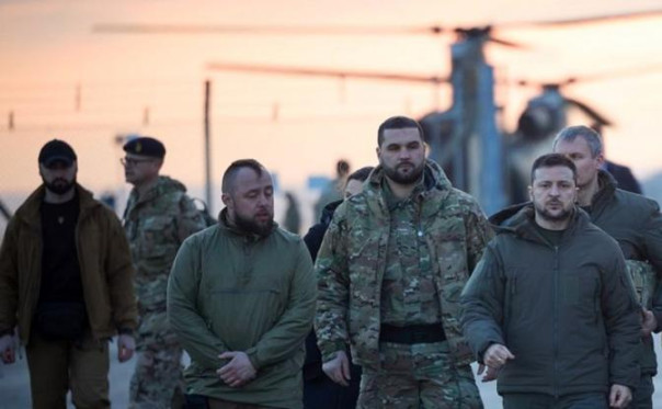 Кто убьёт Зеленского: Русская ракета или свои же телохранители?