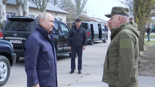 Путин посетил штаб группировки войск "Днепр" на Херсонском направлении и штаб Национальной гвардии "Восток" в ЛНР