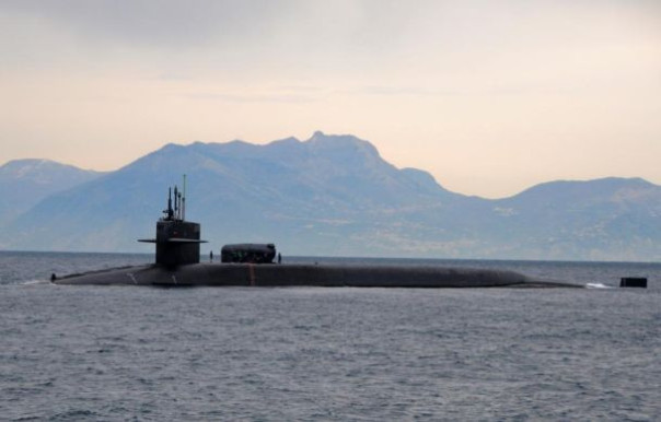 Вот это я понимаю - рыбалка! ВМС Ирана принудили атомную подлодку США выйти на поверхность в Ормузском проливе