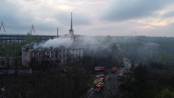 Здание Адмиралтейства в Николаеве, используемое противником, как ПВД личного состава, стало целью ночного удара ВС РФ.