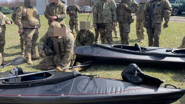 BILD: Поросячий Карфаген готовит боевых байдарочников для форсирования Днепра