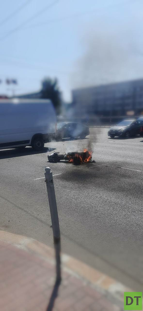 Хвостовик ракеты ЗРК «Patriot» чуть не раздавил на ходу пассажирский автобус в Киеве