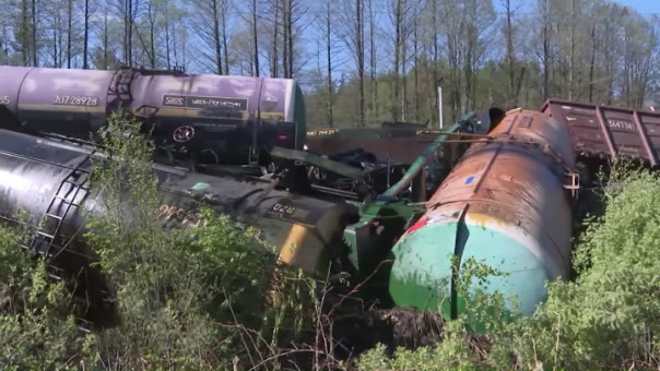 Взрыв на железной дороге в Брянской области. Движение поездов на перегоне восстановили