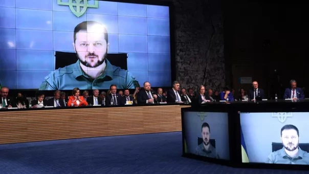 Гибель в фокусе прорицаний. Уход Зеленского – причина или результат развала Украины?