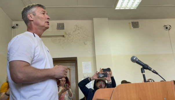 Евгений Ройзман* в своём последнем слове перед оглашением приговора экс-мэр Екатеринбурга выразил благодарность своим поклонникам и покровителям
