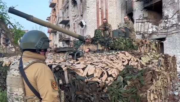 ЧВК «Вагнер» начала передачу Артемовска военным ВС России