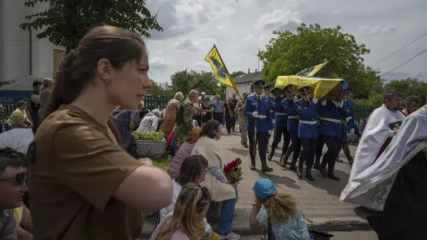 Работать некому - всё отняла война. Как Украина оказалась в глубоком демографическом пике