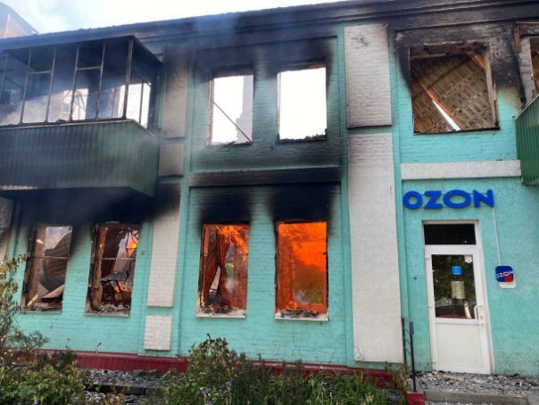 Нацисты ВСУ продолжают террористические обстрелы и просто стирают город Шебекино с лица земли.