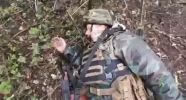 "Добей меня!" - жуткие кадры с боевиками ВСУ, покалеченными в бою с армией России [18+]
