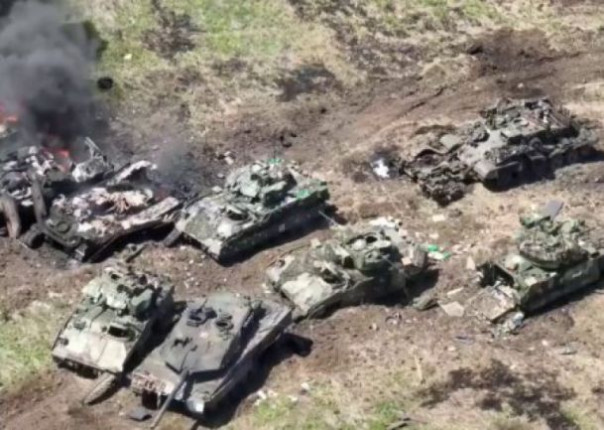 Путин: Bradley и Leopard прекрасно горят, как и предполагалось