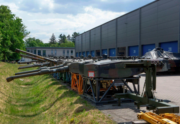 Почему так называемый объединенный Запад не проводит мобилизацию ВПК