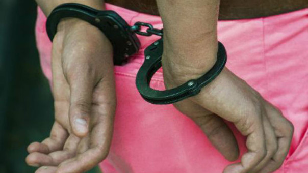 ФСБ задержала украинскую шпионку в Луганске