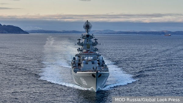 На Северном флоте опровергли списание крейсера «Петр Великий»