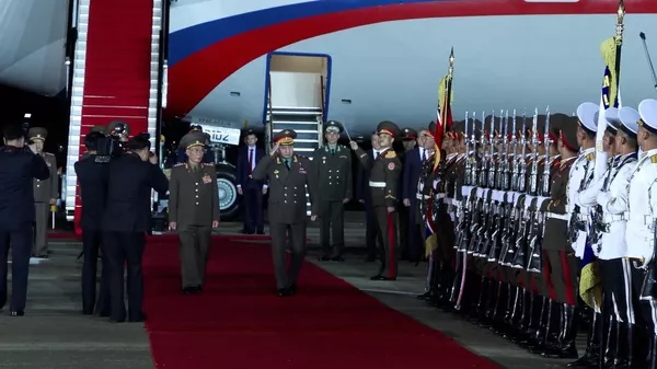 Российская военная делегация во главе с Шойгу прибыла в КНДР