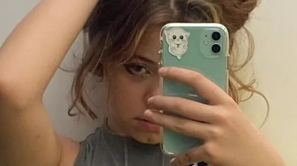 На Украине 13-летней девочке угрожают сломать ноги из-за танца под русскую песню