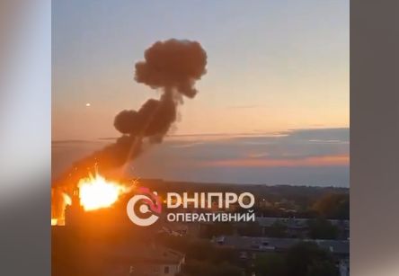 Красота то какая.... Лепота! Опубликовано видео прилёта ракеты по зданию СБУ в Днепре