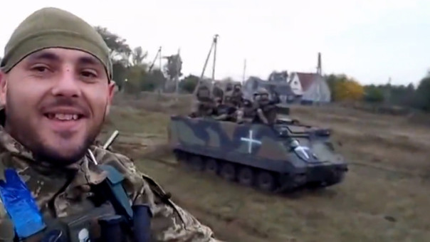 Украинские военные потеряли американский БТР и попали в плен | Российские военные захватили французский танк AMX