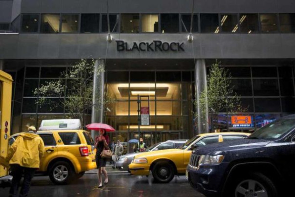 Лицо древнего военного рэкета: BlackRock обогатится на триллион долларов на Украине