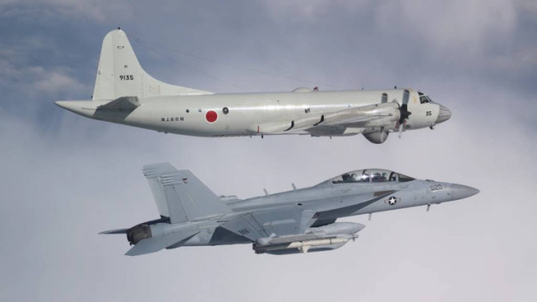 Молнии поразили три самолета ВМВ США за сутки