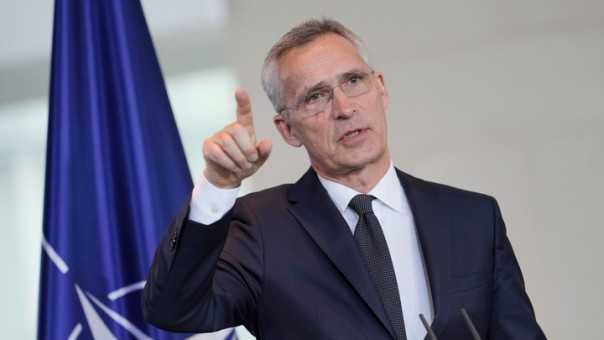 Столтенберг: НАТО должно ответить на провалы Киева расширением военной поддержки ВСУ
