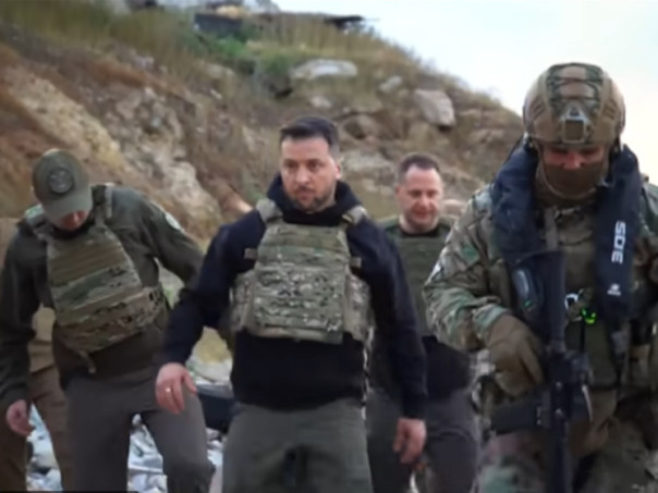 Матвийчук раскрыл смысл российского удара по острову Змеиный: Зеленский привез туда радар