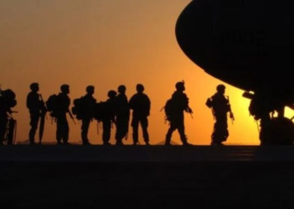 Украинцы не хотят защищать Украину, но Запад готов воевать с Россией. Владимир Скачко