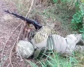 Русский пулеметчик в одиночку «положил» восемь солдат ВСУ на Запорожском направлении — кадры результата превосходной боевой работы. 18+