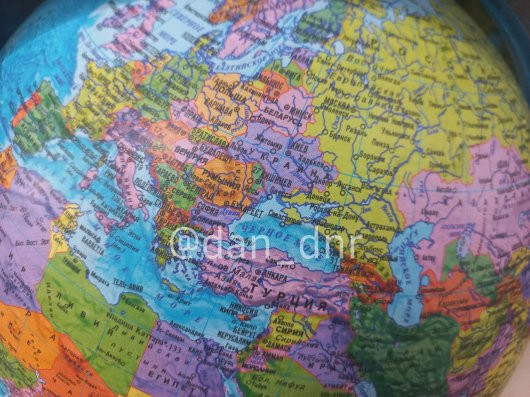 В ДНР начали продавать глобусы, на которых Донбасс находится в границах РФ