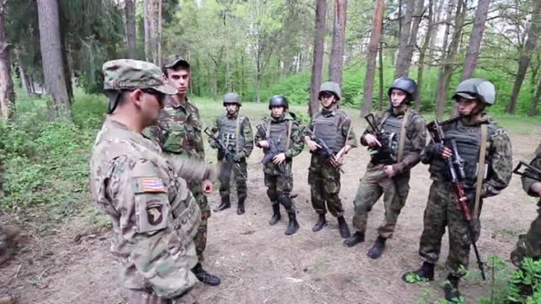 Инструкторы НАТО готовили боевиков на базе "Азова" еще в 2021 году