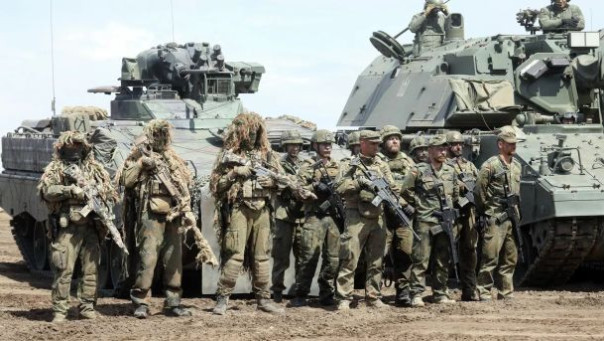 Медленно ракеты уплывают вдаль. Германию втягивают в войну с Россией в Украине. Владимир Скачко