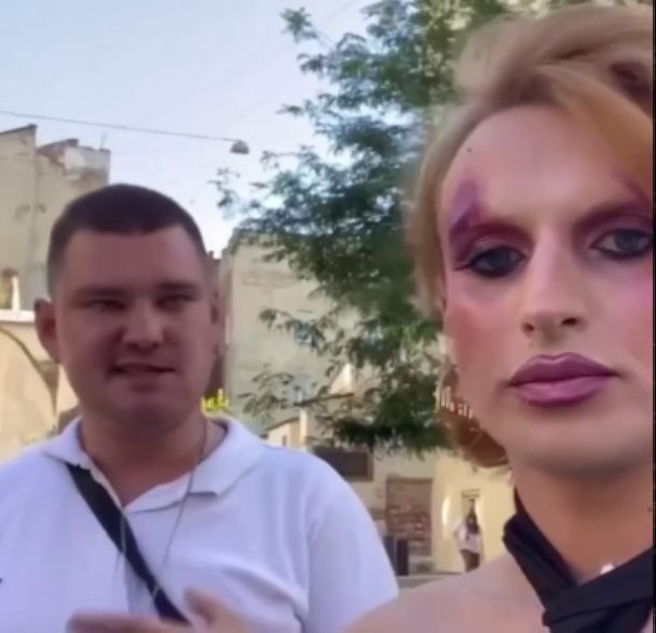 «Избитый» накануне во Львове ВСУшник-трансгендер шантажом заставил извиняться своего «обидчика»