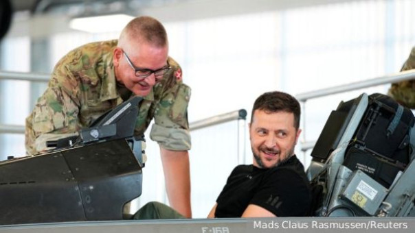 Зеленский прилетел в Данию за F-16