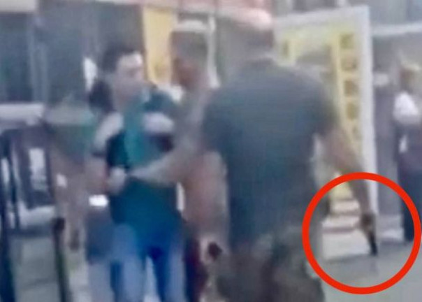 В Киеве военком достал пистолет и начал угрожать будущему водителю "Леопарда"