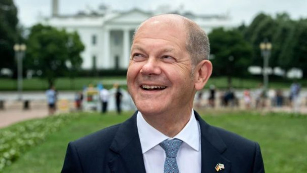 Голос Мордора: Веселый канцлер Олаф Шольц объявил Германии грустную весть