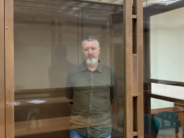 Мосгорсуд не удовлетворил апелляцию адвокатов Игоря Стрелкова (Гиркина) по делу об экстремизме — он останется в СИЗО