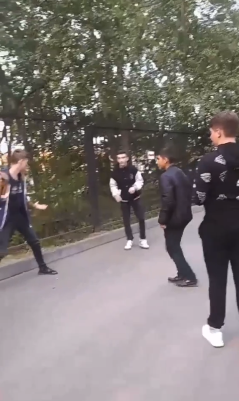 "Шариатский патруль" в Балашихе [18+]