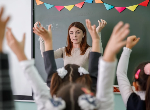 В Волгограде из уникального класса детей мигрантов ушел единственный говорящий по-русски человек — учитель